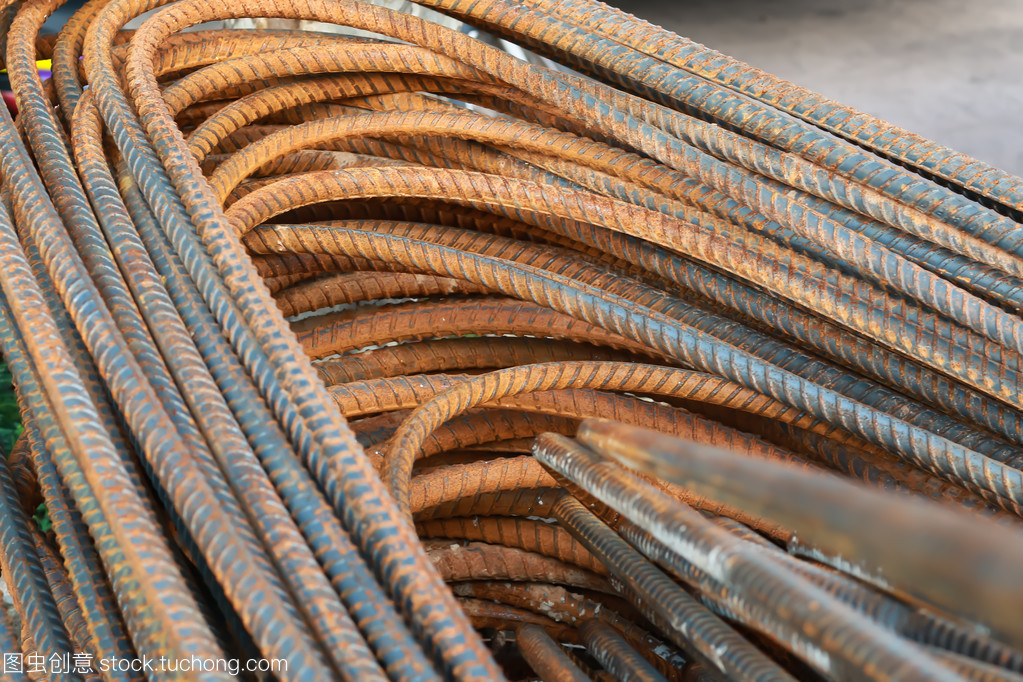 钢筋与金属材料 现代建筑的坚实骨架